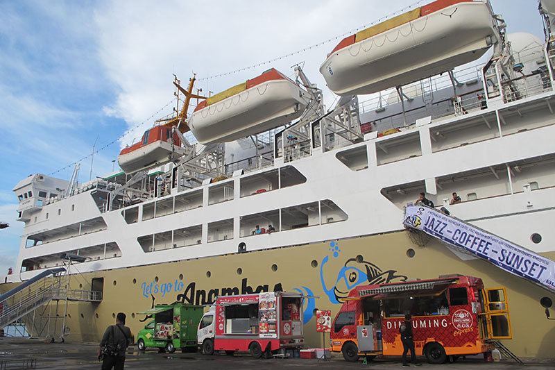 Jazz Coffee Sunset on the Ship