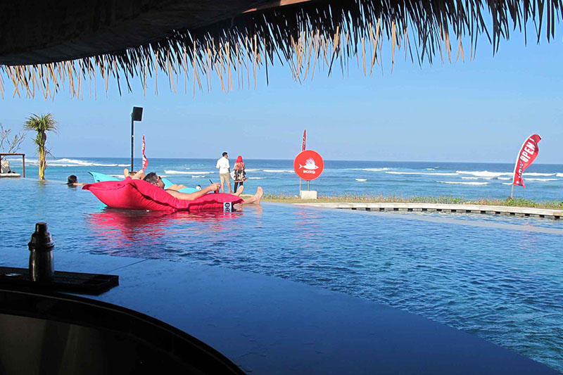 Roosterfish Beach Club