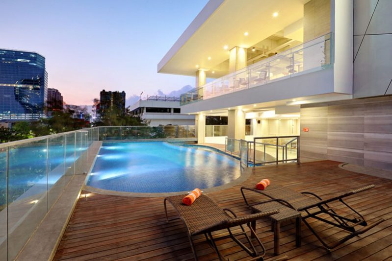 HARRIS Hotel & Conventions Bundaran Satelit