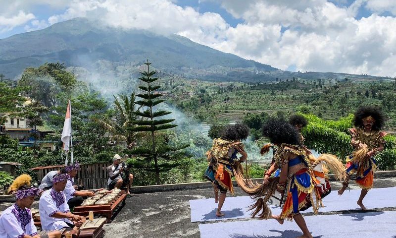 Perdana Digelar, Tlilir Art & Culture Festival Tampilkan Pemandangan Puncak Gunung Sumbing