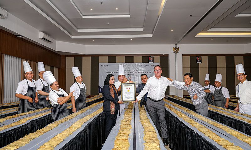 Promosikan Kuliner Lokal, Archipelago International Bikin Tempe Mendoan Terpanjang di Dunia