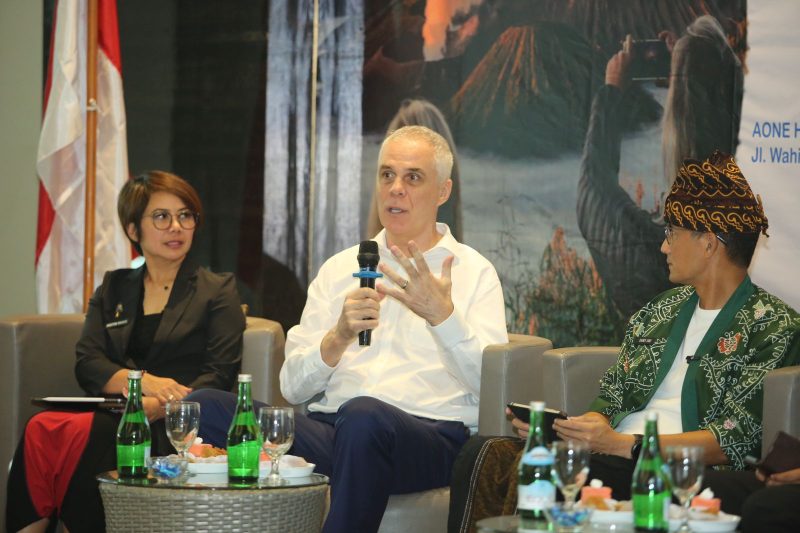 gary bowerman, direktur check in asia di acara indonesia tourism outlook 2024