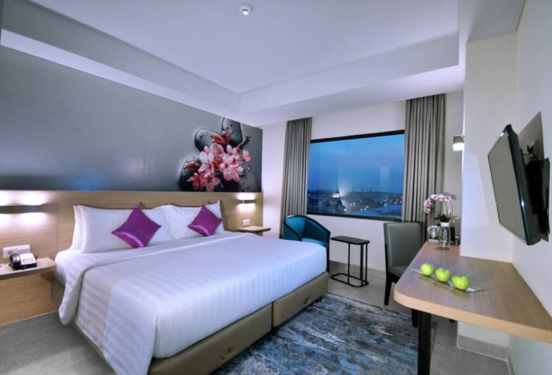 Deluxe Quest Hotel Cikarang