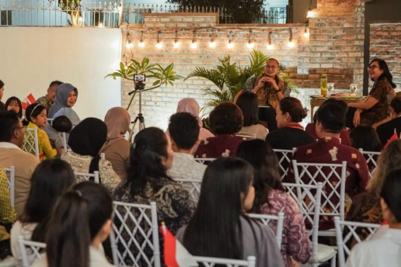 diaspora indonesia di laos dengan sandiaga uno