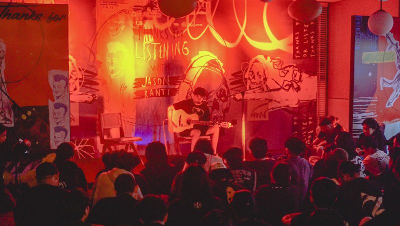 foto konser thanks for listening artotel yogyakarta