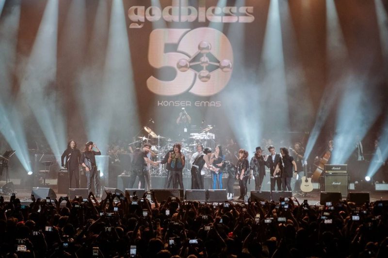 konser emas god bless 50 tahun
