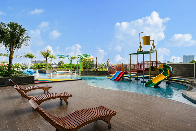 kolam renang Aston Bintaro Hotel