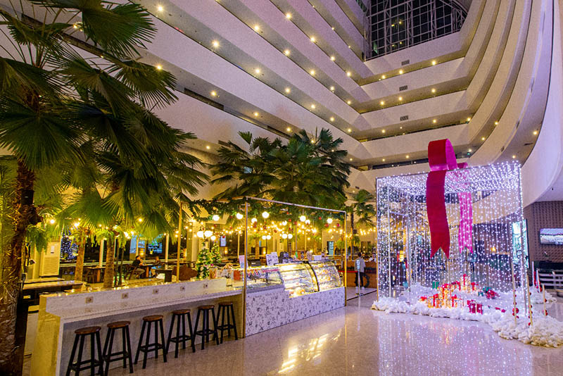 Christmas Decor Aston Cirebon