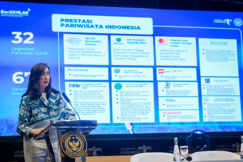 jumpa pers akhir tahun 2024 kementerian pariwisata widiyanthi putri wardana
