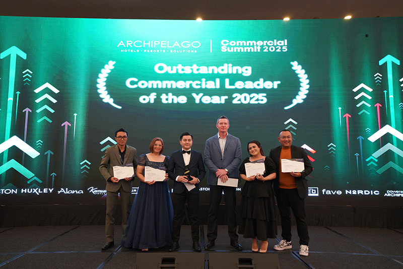Awarding Night at Commercial Summit 2025_ Outstanding Commercial Leader of the year 2025