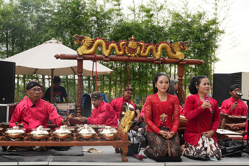 Sinden & Gamelan Performance Tentrem Rona Jawi hotel tentrem jakarta