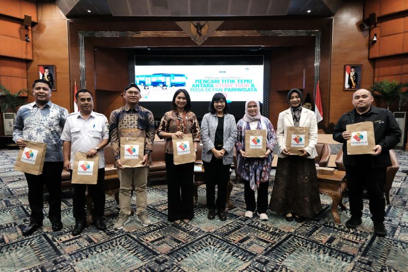 ngoprek forwaparekraf mengenai study tour