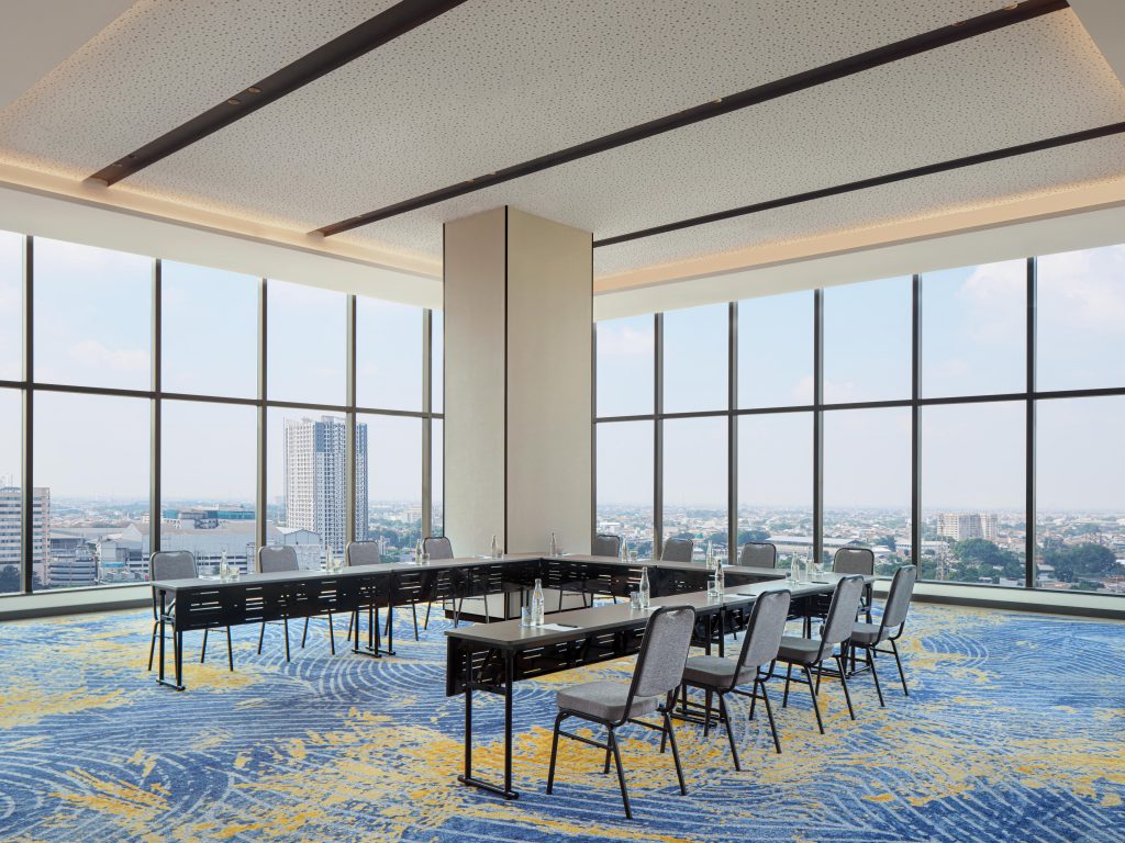 Ruang meeting Four Points by Sheraton Bekasi
