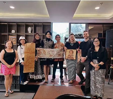 Hari batik nasional di 1O1 Style Yogyakarta Malioboro