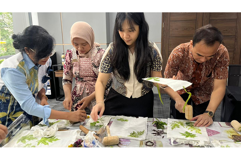 workshop Eco Pounding Somerset Kencana Jakarta