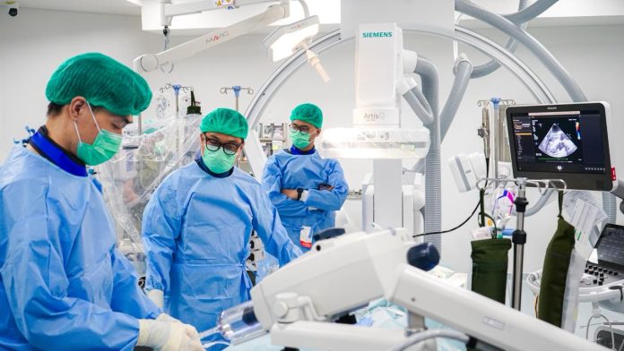 Bali International Hospital di KEK Sanur Berhasil Laksanakan Prosedur TAVI