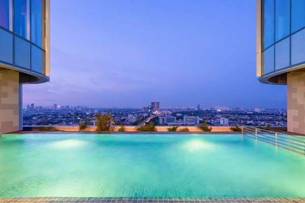 kolam renang Novotel Jakarta Pulomas