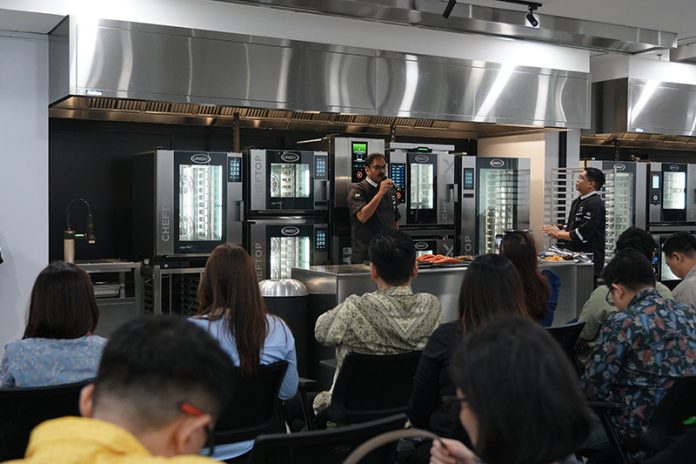 unox experience center