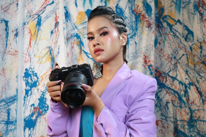 Canon EOS R6V
