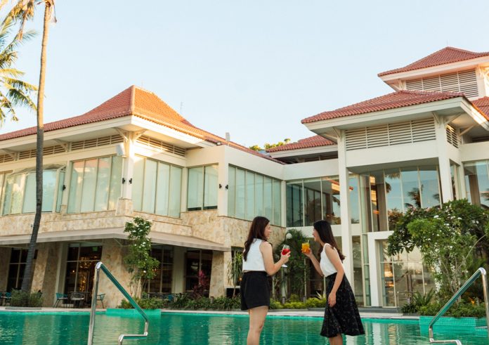 Kolam renang Sheraton Jakarta Soekarno-Hatta