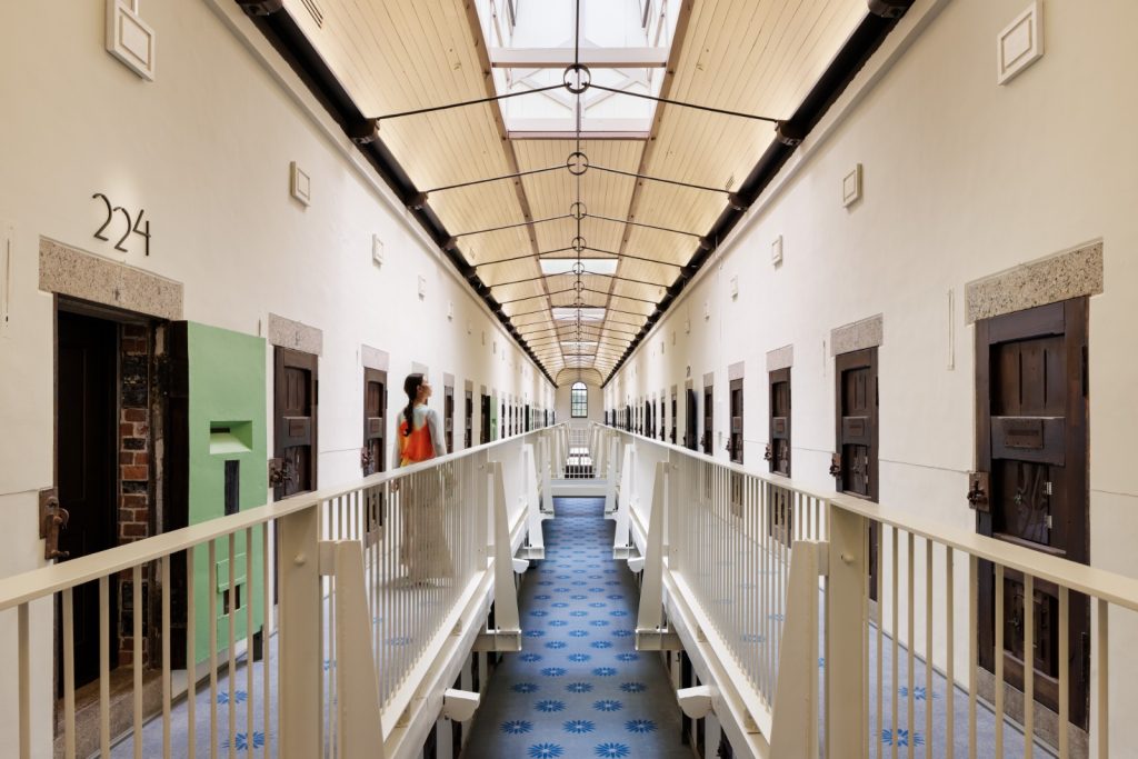 Hoshino_Resorts_1762550_HOSHINOYA_Nara_Prison_Corridor