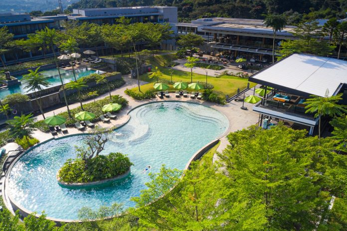 Family Pool Side View, Angsana Bogor Gunung Geulis