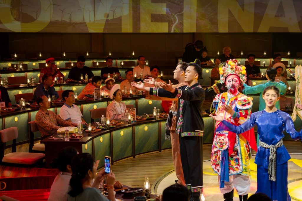 LOALOA Culture & Dining Show Vietnam